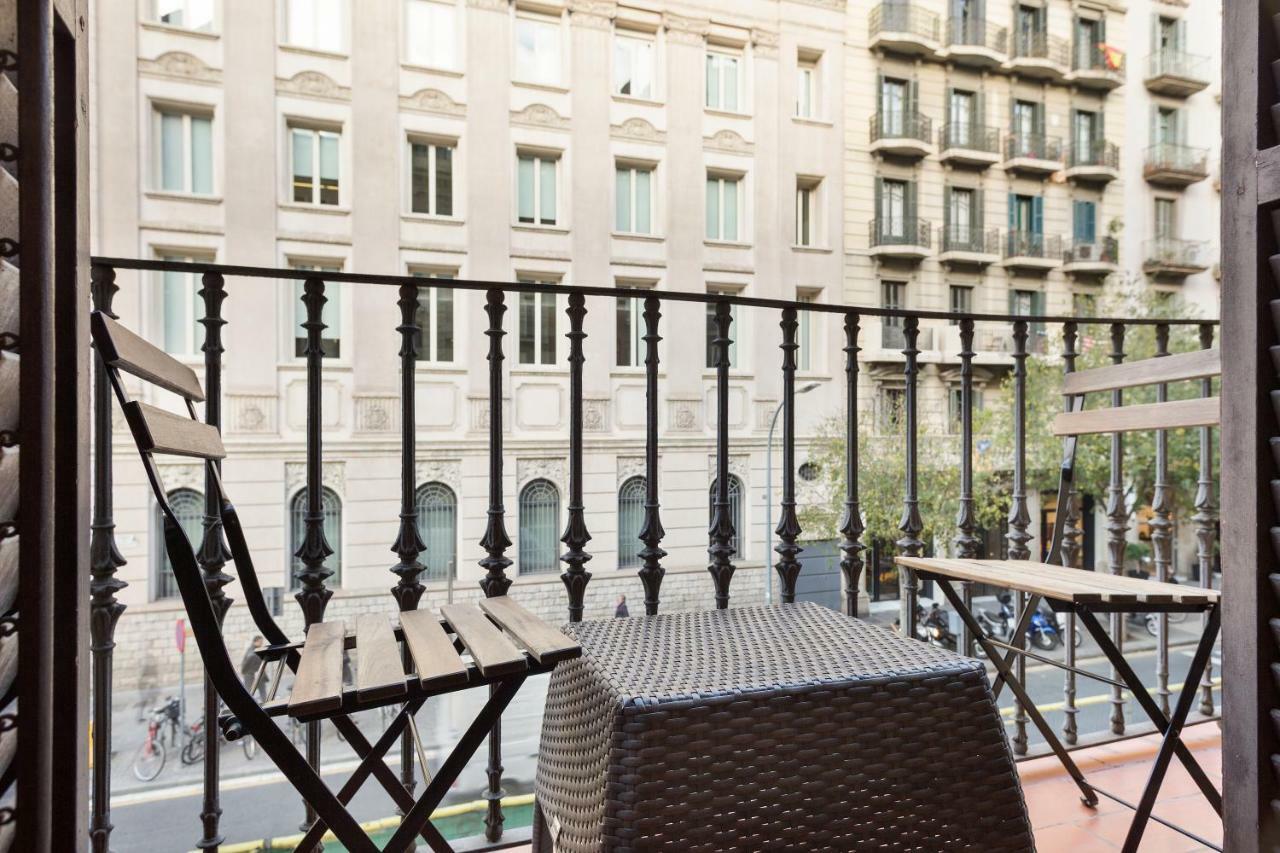 Stay U-Nique Apartments Eixample Center Barcelona Bagian luar foto