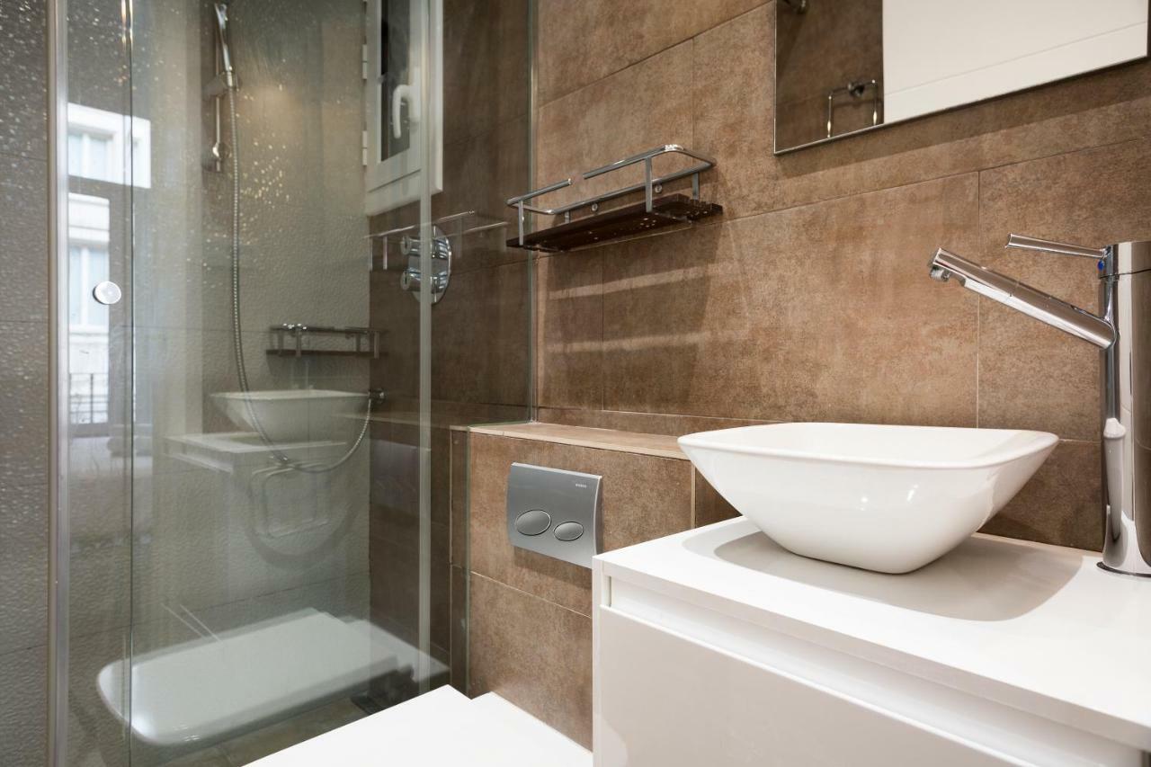 Stay U-Nique Apartments Eixample Center Barcelona Bagian luar foto